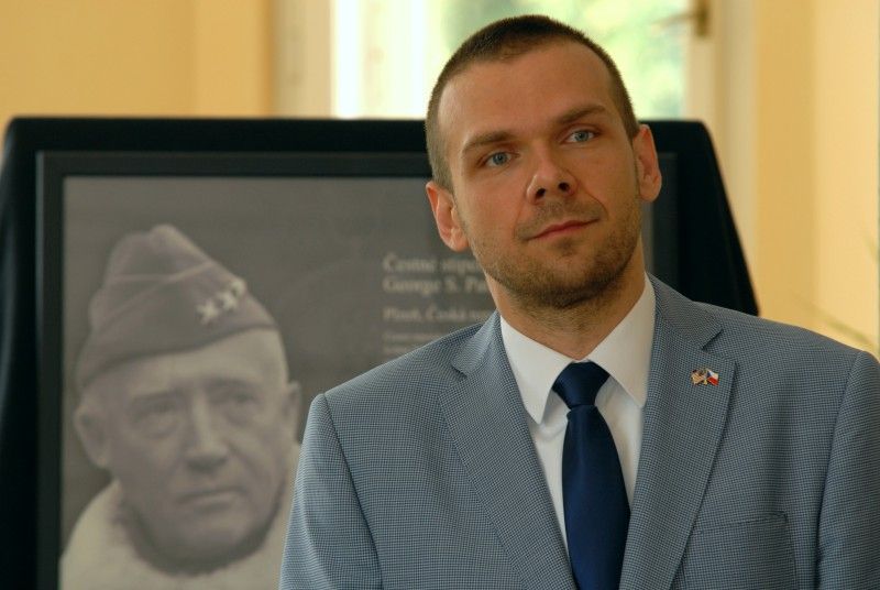 Kristýně Otáskové věnovali (4.5.2012) manželé Foyovi společně s Nadací Briana LaVioletta slavnostní snídani v plzeňské Frišově vile. Uspořádali ji na počest udělení prvního Čestného stipendia generála George S. Pattona, které získala právě Kristýna, studentka Vyšší odborné školy zdravotnické, managementu a veřejnosprávních studií v Plzni.