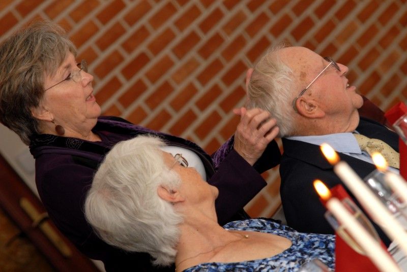 První setkání amerických válečných veteránů a jejich rodinných příslušníků s primátorem Martinem Baxou provázela (4.5.2012) dobrá nálada, radost i vtipné poznámky. Společnému obědu přecházela procházka Křižíkovými sady, které připomínají atmosféru roku 1945. Veterány doprovázela náměstkyně primátora Eva Herinková.