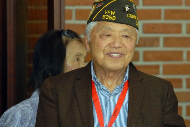 První setkání amerických válečných veteránů a jejich rodinných příslušníků s primátorem Martinem Baxou provázela (4.5.2012) dobrá nálada, radost i vtipné poznámky. Společnému obědu přecházela procházka Křižíkovými sady, které připomínají atmosféru roku 1945. Veterány doprovázela náměstkyně primátora Eva Herinková.