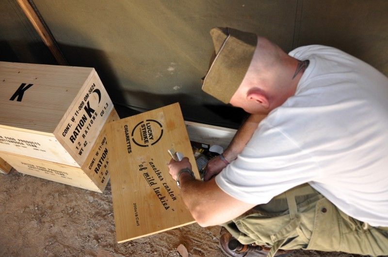 Informace o postupu belgického 17. střeleckého praporu rozšíří expozici muzea Patton Memorial Pilsen, kterou tvoří více než tisíc vystavených exponátů ze sbírek soukromých sběratelů. Mapu postupu praporu, jež byl přidělen k 3. protitankovému pluku pátého sboru 1. americké armády vedené generálem Hodgesem, doplňují dobové fotografie vojáků, vyznamenání, drobné předměty a rovněž snímek vlajky belgických střelců společně se stuhou věnovanou městem Plzeň svým osvoboditelům v roce 1945.
Artefakty muzeu věnovalo Bratrstvo 17. střeleckého praporu (4.5.2012).