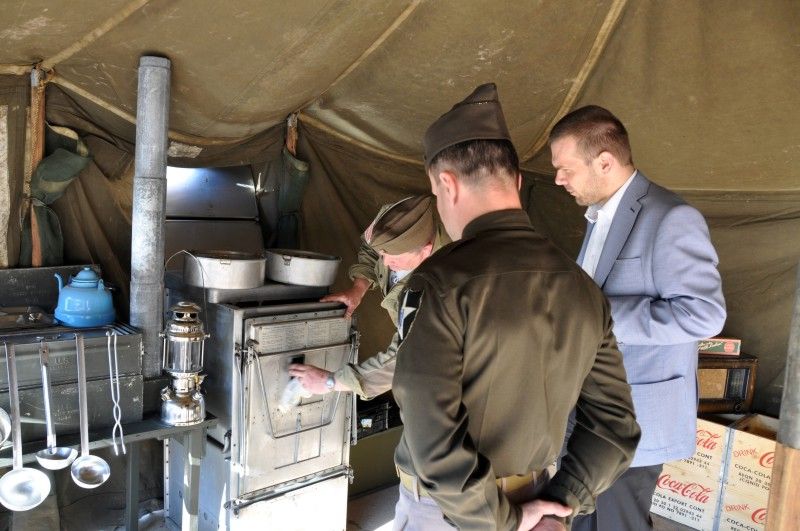 Informace o postupu belgického 17. střeleckého praporu rozšíří expozici muzea Patton Memorial Pilsen, kterou tvoří více než tisíc vystavených exponátů ze sbírek soukromých sběratelů. Mapu postupu praporu, jež byl přidělen k 3. protitankovému pluku pátého sboru 1. americké armády vedené generálem Hodgesem, doplňují dobové fotografie vojáků, vyznamenání, drobné předměty a rovněž snímek vlajky belgických střelců společně se stuhou věnovanou městem Plzeň svým osvoboditelům v roce 1945.
Artefakty muzeu věnovalo Bratrstvo 17. střeleckého praporu (4.5.2012).