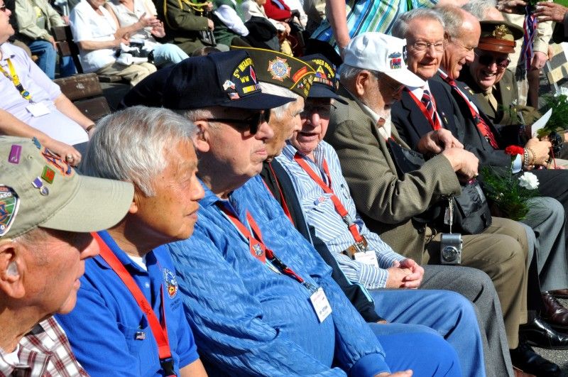 Vzpomínkovými akty začal druhý den (5.5.2012) Slavností svobody na náměstí Míru, Chodském náměstí a v Husově ulici. Foto: Z. Kubalová