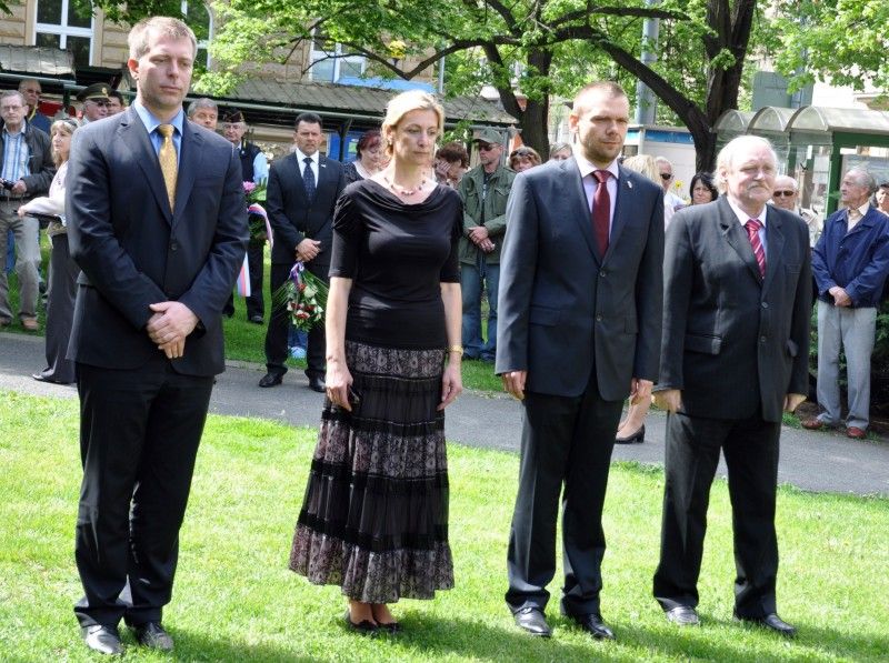 Vzpomínkovými akty začal druhý den (5.5.2012) Slavností svobody na náměstí Míru, Chodském náměstí a v Husově ulici. Foto: Z. Kubalová