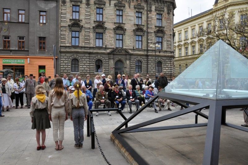 Vzpomínkovými akty začal druhý den (5.5.2012) Slavností svobody na náměstí Míru, Chodském náměstí a v Husově ulici. Foto: Z. Kubalová