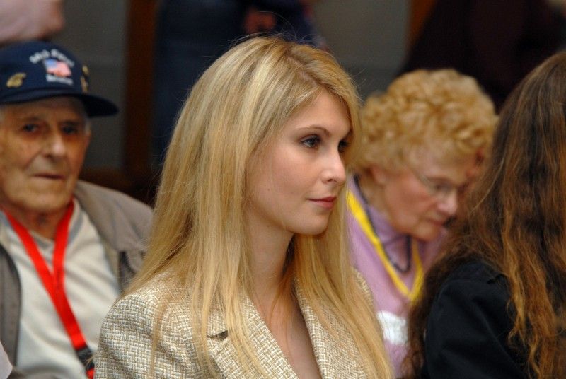 V obřadní síni plzeňské radnice se v sobotu (5.5.2012) odpoledne konalo vyhlášení literární soutěže o Cenu Jana Palacha, kterou poprvé v roce 1990 uspořádali členové Bratrstva 17. střeleckého pluku z belgického Liége. Vítězem se stal student Masarykova gymnázia Jan Bohuslav, jehož esej ve francouzštině na téma Úloha vzpomínek byla vyhodnocena jako nejlepší.