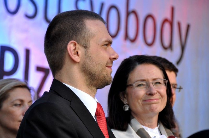 Vzpomínkovým aktem u památníku Díky, Ameriko! vyvrcholily (6.5.2012) třídenní Slavnosti svobody, kterými si každoročně Plzeň připomíná osvobození americkou armádou v květnu 1945. Foto: Z. Kubalová