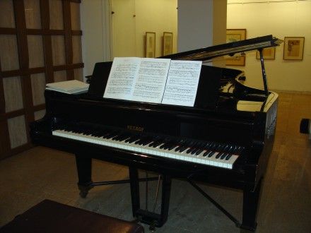 Koncert Coppey et Bon (J. Coppey - klavír, P. Bon - housle) v Masných krámech