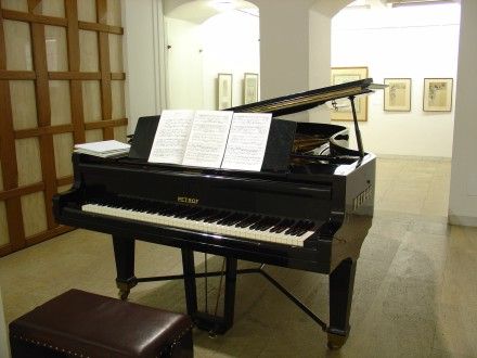 Koncert Coppey et Bon (J. Coppey - klavír, P. Bon - housle) v Masných krámech