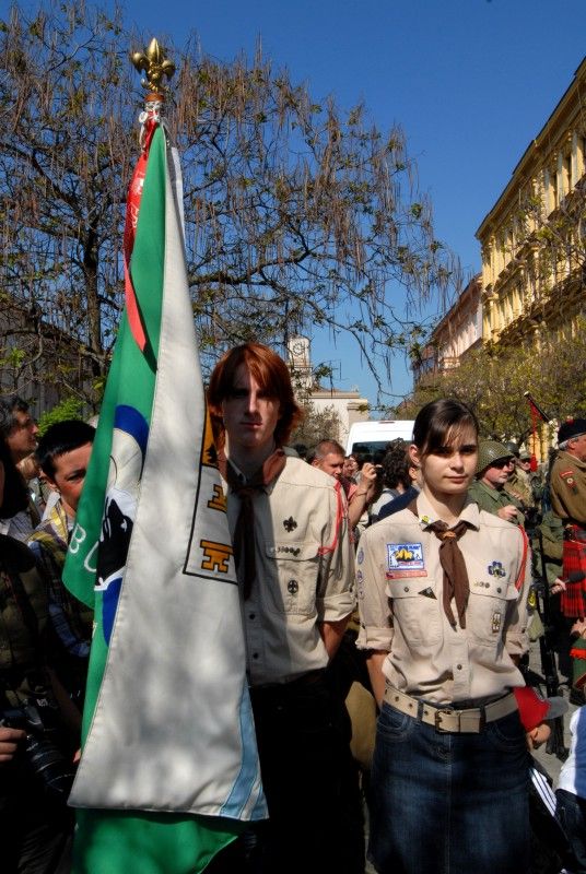 Pomník československým vojákům bojujícím na západní frontě v letech 1940 -1945 byl dnes (8.5.2012) slavnostně odhalen v Husově ulici. Má trvale připomínat oběti těchto vojáků a upozorňovat na to, že na osvobození Plzně a tehdejšího Československa se podílely také tisíce československých občanů.