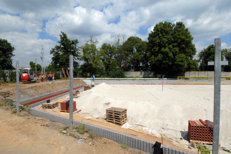 Okolí fotbalového stadionu ve Štruncových sadech se v těchto dnech (15.5.2012) razantně proměňuje. Sdružení dvou stavebních firem zde do září vybuduje relaxační zónu, která má rozšířit nabídku sportovně rekreačního využití v Plzni. Vznikají tady nové pískové cesty pro pěší, fit stezky, ale také osmnáct metrů vysoká lezecká a boulderingová stěna, skateboardové centrum, víceúčelové či dětské hřiště. Na své si přijdou cyklisté a inline bruslaři. Projekt počítá s venkovní galerií na soutoku pro umístění uměleckých artefaktů nebo plochy pro graffiti.