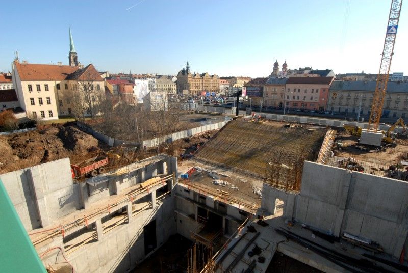 Fotoreportáž z výstavby nové budovy divadla