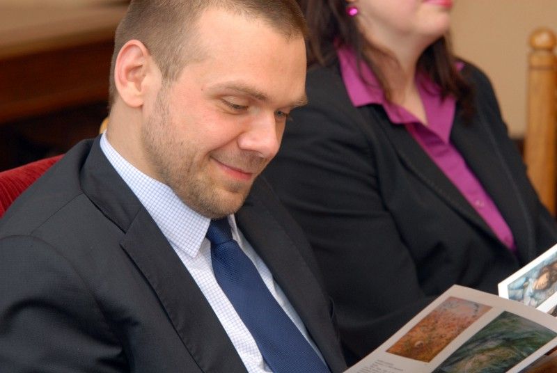 Obrazová výzdoba salonku primátora, činnost Unie výtvarných umělců plzeňské oblasti i skladba Artotéky města Plzně patřily mezi ústřední témata setkání primátora Martina Baxy a náměstkyně Evy Herinkové s výtvarnicí Marií Lacigovou (6.3.2013), které se u příležitosti jejího životního jubilea konalo ve středu odpoledne na radnici. Vzpomínalo se na její výtvarnické začátky, zaměstnání v oddělení propagace plzeňské Škodovky a anatomickém ústavu lékařské fakulty i na to, jak se jí splnil umělecký sen připravit ilustrace k pohádkám Boženy Němcové.