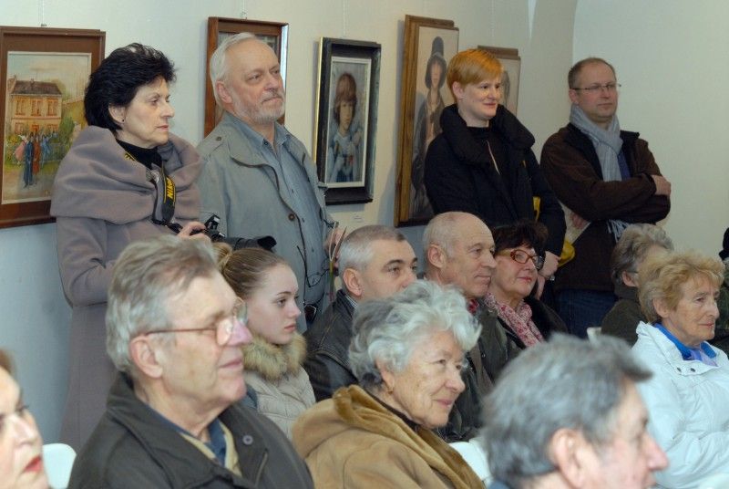 Plzeňské stopy všestranného tvůrce Jiřího Trnky sleduje nová publikace. Přibližuje nejen rodinné kořeny, dětství a školní léta významného výtvarníka a loutkáře, ale zároveň připomíná Trnkovy vazby s Josefem Skupou. Text předkládá stručný pohled na umělcův život a dílo. Prezentační brožuru s názvem „Jiří Trnka a Plzeň – Po plzeňských stopách Jiřího Trnky“ vydalo město Plzeň zastoupené odborem kultury ve spolupráci s Unií výtvarných umělců plzeňské oblasti.  Slavnostní představení publikace se konalo ve středu 6. března 2013 symbolicky v Galerii Jiřího Trnky.