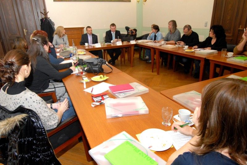 Hodnotící zpráva poukazuje na nedostatky projektu EHMK 2015