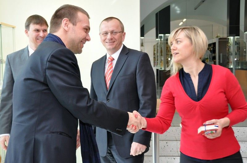 Prohlášení o spolupráci ve středu 20. března 2013 svým podpisem a následným přípitkem stvrdili primátor Martin Baxa a jednatel společnosti Ondřej Beránek.