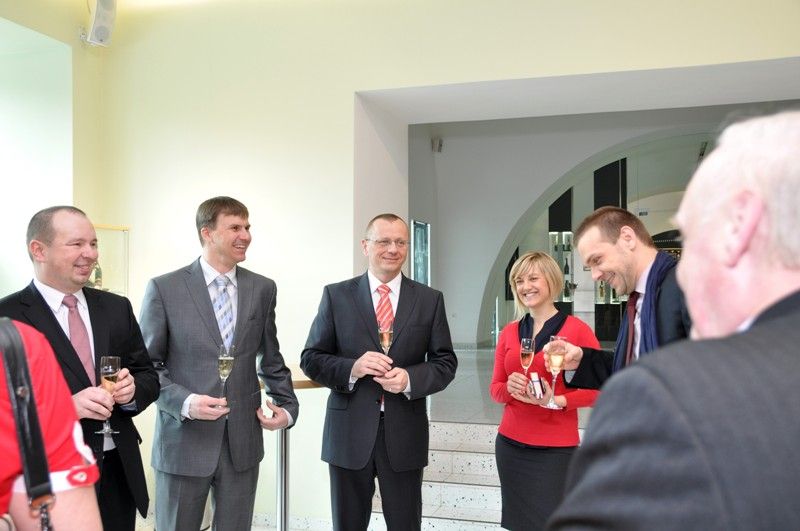 Prohlášení o spolupráci ve středu 20. března 2013 svým podpisem a následným přípitkem stvrdili primátor Martin Baxa a jednatel společnosti Ondřej Beránek.