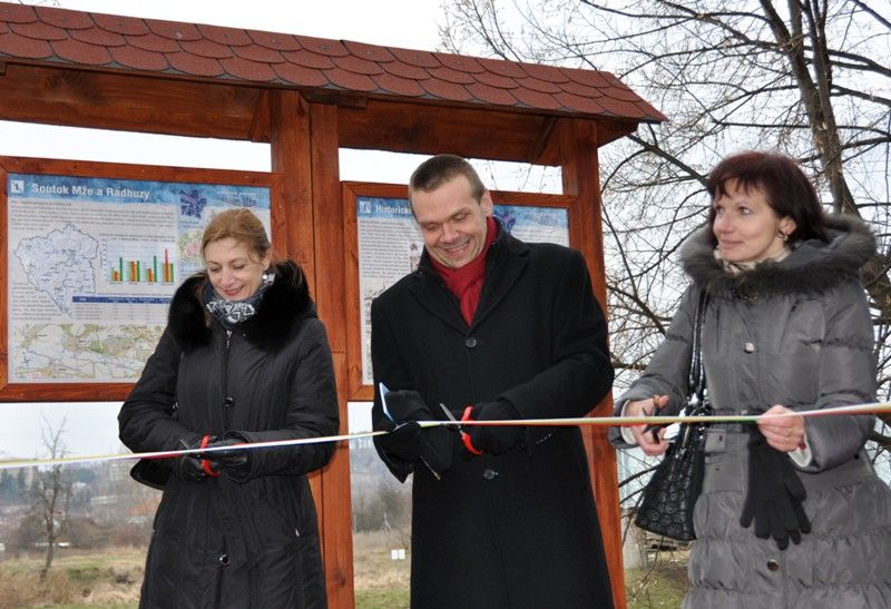 Další dvě naučné stezky, údolím Mže a Berounky, byly slavnostně otevřeny v pátek 22. března 2013 u soutoku Mže a Radbuzy ve Štruncových sadech.