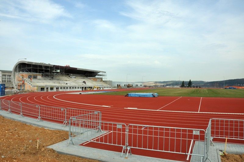 Jeden z nejmodernějších atletických areálů by měl být dokončen během června