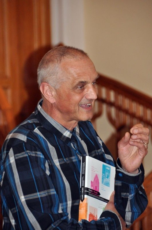 Město Plzeň vydalo publikaci o architektuře. Představuje první snahu o zmapování architektonického fondu Plzně z období více než posledních dvou staletí. Je dílem kolektivu autorů a vzniknout mohla díky finančním prostředkům z Evropské unie. Pro širokou veřejnost bude kniha s texty v češtině a angličtině k dispozici v knihovnách Plzeňského kraje a ve vybraných odborných knihovnách v České republice. (foto: 18.4.2013)