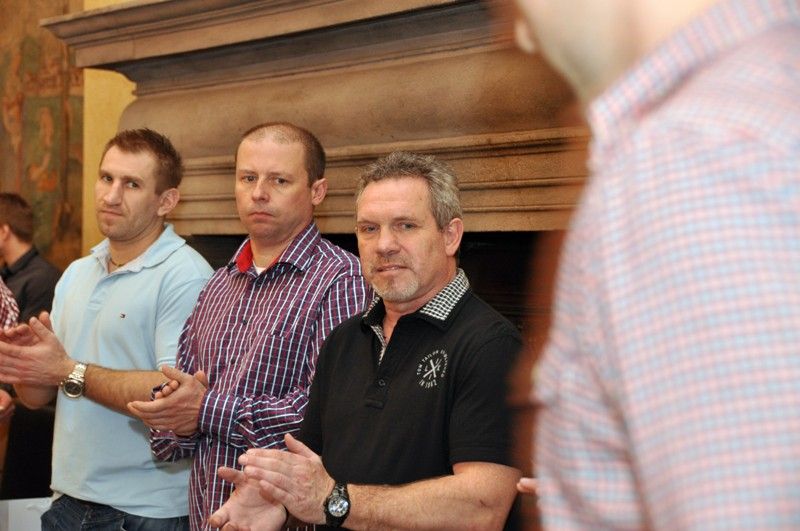 Jednu z posledních chvil, kdy vítězný tým letošního ročníku hokejové extraligy HC Škoda Plzeň byl na dlouhou dobu naposledy pohromadě, využilo vedení města a pozvalo hráče, trenéry a realizační tým na radnici, aby jim za jejich unikátní historické vítězství poděkovalo. (foto: 24.4.2013)