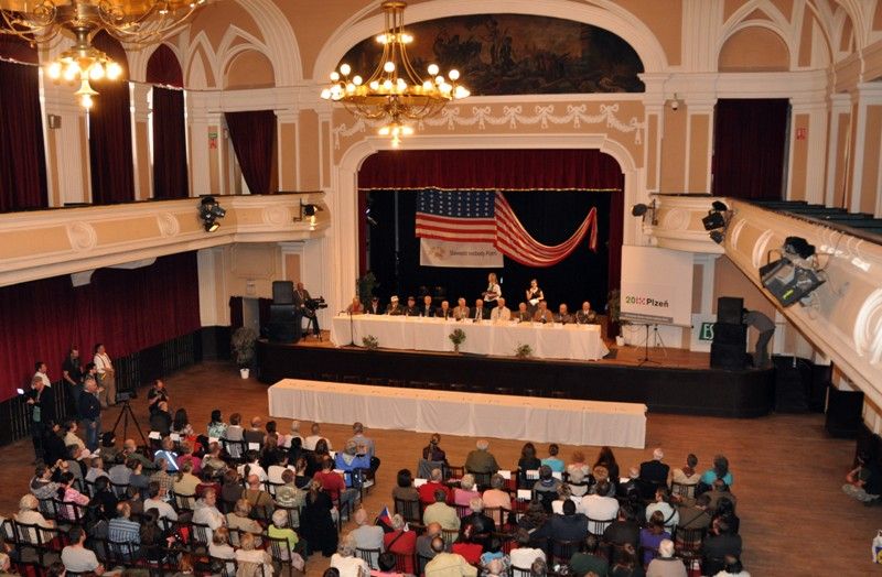 Slavnosti svobody 2013 - Setkání s veterány si nenechaly ujít čtyři stovky zájemců