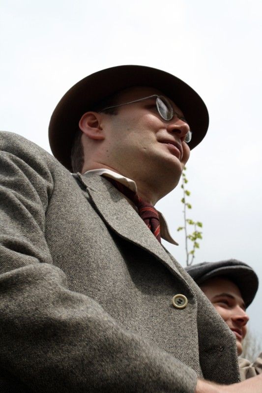 Jedinečný exhibiční zápas mezi zástupcem československé obrněné brigády a boxerem americké armády se uskutečnil v provizorním ringu v Proluce v sobotu 4.5.2013 odpoledne. (foto: Z. Kubalová)