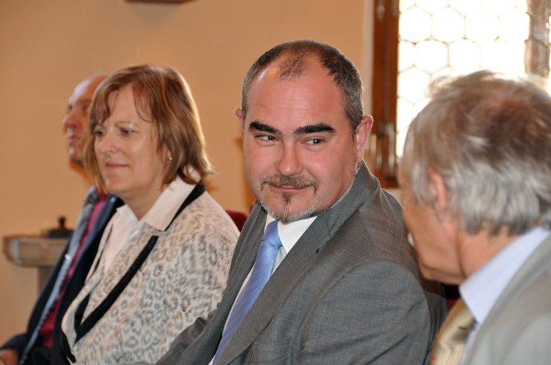 Posedmé přijeli soutěžit studenti se svými projekty na plzeňskou Olympiádu techniky. Pořádá ji katedra matematiky, fyziky a technické výchovy Fakulty pedagogické Západočeské univerzity. Dvoudenní mezinárodní studentská odborná konference je spojena právě se soutěžní přehlídkou a účastní se jí především budoucí učitelé základních a středních škol, letos ze čtyř evropských zemí. Slavnostní zahájení konference se uskutečnilo v obřadní síni plzeňské radnice v úterý 21. května 2013. Krátce před tím přijal zástupce zahraničních univerzit náměstek primátora Martin Zrzavecký.