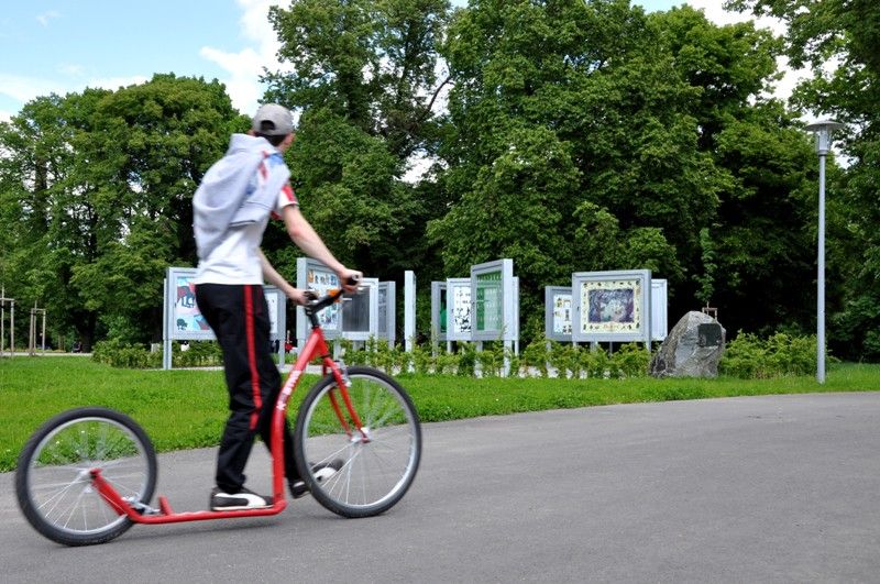 Venkovní výstava mladých ilustrátorů oživuje Relax centrum ve Štruncových sadech