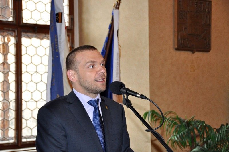 Plzeňští hasiči si 130 let založení hasičské župy připomněli v pátek 31. května 2013 jízdou historických vozidel. V pořadí pátá propagační jízda zavítala tentokrát také do Plzně, projela z Petákovy ulice přes Americkou třídu do prostoru U Branky, kde si patnáct historických hasičských vozidel a stříkaček tažených koňmi mohli prohlédnout náhodní kolemjdoucí, ale i zájemci o hasičskou techniku.