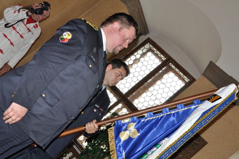 Plzeňští hasiči si 130 let založení hasičské župy připomněli v pátek 31. května 2013 jízdou historických vozidel. V pořadí pátá propagační jízda zavítala tentokrát také do Plzně, projela z Petákovy ulice přes Americkou třídu do prostoru U Branky, kde si patnáct historických hasičských vozidel a stříkaček tažených koňmi mohli prohlédnout náhodní kolemjdoucí, ale i zájemci o hasičskou techniku.