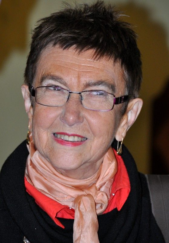 Na slavnostním setkání za všechny přítomné, kterým události 1. června 1953 a následující represe zasáhly do života, promluvil Richard Smola. Pamětní medaile a list budou všem přítomným pamětníkům a držitelům Ceny 1. června připomínat slavnostní setkání k 60. výročí plzeňské vzpoury proti měnové reformě. Převzali je z rukou primátora Martina Baxy. Před slavnostním setkáním v Měšťanské besedě se uskutečnil krátký vzpomínkový akt u pamětní desky na náměstí T. G. Masaryka. (foto: 1.6.2013)