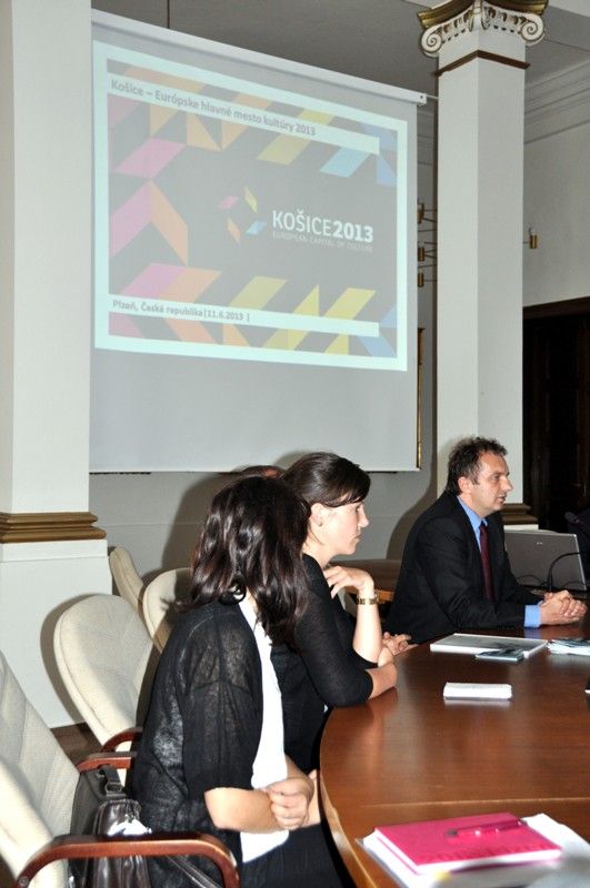 Zkušenosti, rady a inspiraci předávali členové organizačního týmu letošního Evropského hlavního města kultury z Košic plzeňským organizátorům při jejich několikadenní návštěvě západočeské metropole. V úterý 11. června 2013 se setkali i se členy rady projektu.