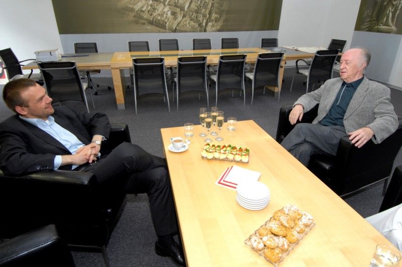 Básník Josef Hrubý na radnici