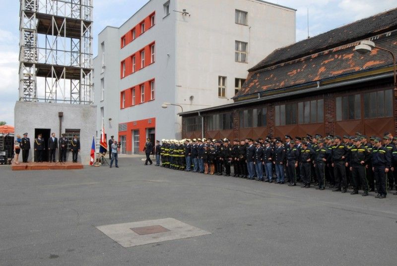 Hasičský záchranný sbor Plzeňského kraje a Městská policie Plzeň uspořádali (31.5.2012) u příležitosti významných výročí svého založení společnou oslavu, jejíž součástí byl i bohatý program pro veřejnost. Profesionální záchranný sbor v Plzni vznikl před 120 lety. Městská policie v roce 1992.