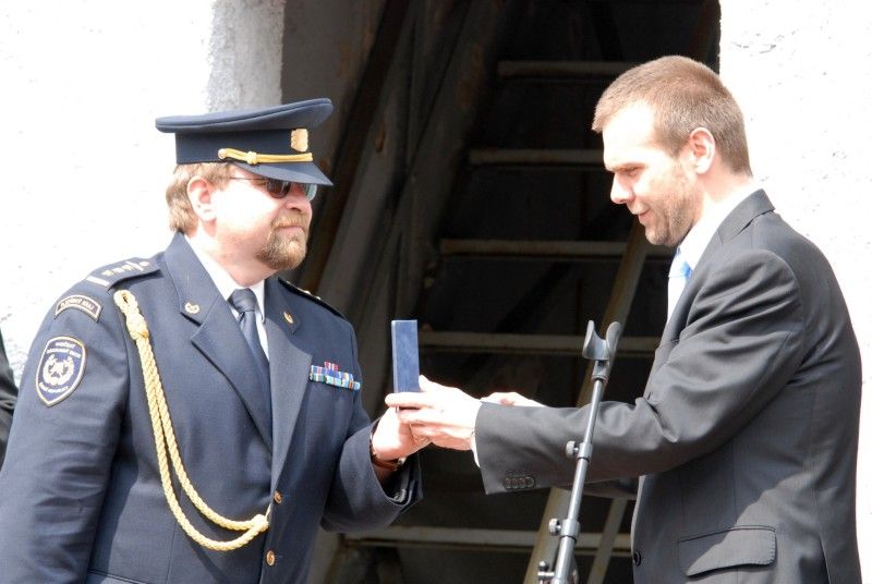 Hasičský záchranný sbor Plzeňského kraje a Městská policie Plzeň uspořádali (31.5.2012) u příležitosti významných výročí svého založení společnou oslavu, jejíž součástí byl i bohatý program pro veřejnost. Profesionální záchranný sbor v Plzni vznikl před 120 lety. Městská policie v roce 1992.