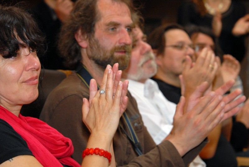 Plzeňské události 1. června 1953, kdy se na dvacet tisíc Plzeňanů vzepřelo komunistické moci, si město jako každý rok připomnělo udělením Ceny 1. června. Obdržela ji socioložka Jiřina Šiklová za důsledné prosazování principů demokracie a za odvážnou podporu a distribuci samizdatové literatury v dobách nesvobody. Druhým oceněným se stal in memoriam Ivan Martin Jirous za jeho statečné občanské postoje, za nesmiřitelné aktivity proti totalitnímu režimu, za publicistickou a literární činnost a v neposlední řadě za osobní přínos české kultuře. Cenu převzala Jirousova životní partnerka Dáša Vokatá.