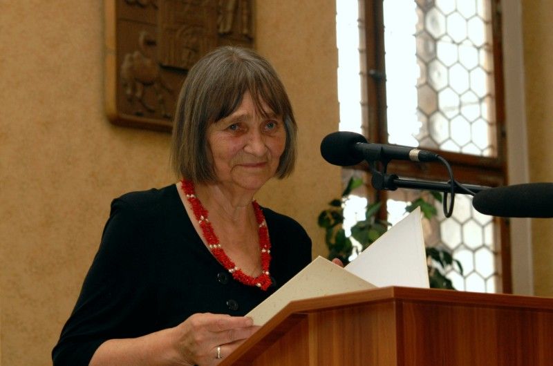 Plzeňské události 1. června 1953, kdy se na dvacet tisíc Plzeňanů vzepřelo komunistické moci, si město jako každý rok připomnělo udělením Ceny 1. června. Obdržela ji socioložka Jiřina Šiklová za důsledné prosazování principů demokracie a za odvážnou podporu a distribuci samizdatové literatury v dobách nesvobody. Druhým oceněným se stal in memoriam Ivan Martin Jirous za jeho statečné občanské postoje, za nesmiřitelné aktivity proti totalitnímu režimu, za publicistickou a literární činnost a v neposlední řadě za osobní přínos české kultuře. Cenu převzala Jirousova životní partnerka Dáša Vokatá.