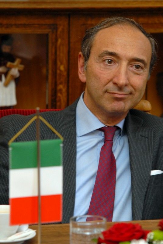 Velvyslanec Itálie Pasquale d´ Avino poprvé od svého jmenování v říjnu loňského roku navštívil (5.6.2012) v doprovodu politického rady Gainclementa de Felice Plzeň.