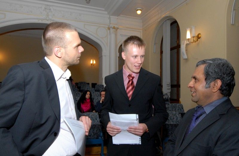 Blíže se seznámit s indickou kulturou mohli ve středu 6. června 2012 návštěvníci Západočeského muzea v Plzni. Indické velvyslanectví v Praze pro ně připravilo odpoledne s tancem, přednáškou, filmovou projekcí a ochutnávkou klasických produktů indické kuchyně, vše za podpory plzeňského magistrátu.