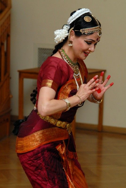 Blíže se seznámit s indickou kulturou mohli ve středu 6. června 2012 návštěvníci Západočeského muzea v Plzni. Indické velvyslanectví v Praze pro ně připravilo odpoledne s tancem, přednáškou, filmovou projekcí a ochutnávkou klasických produktů indické kuchyně, vše za podpory plzeňského magistrátu.