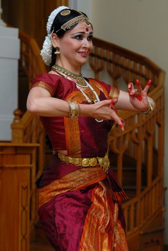 Blíže se seznámit s indickou kulturou mohli ve středu 6. června 2012 návštěvníci Západočeského muzea v Plzni. Indické velvyslanectví v Praze pro ně připravilo odpoledne s tancem, přednáškou, filmovou projekcí a ochutnávkou klasických produktů indické kuchyně, vše za podpory plzeňského magistrátu.