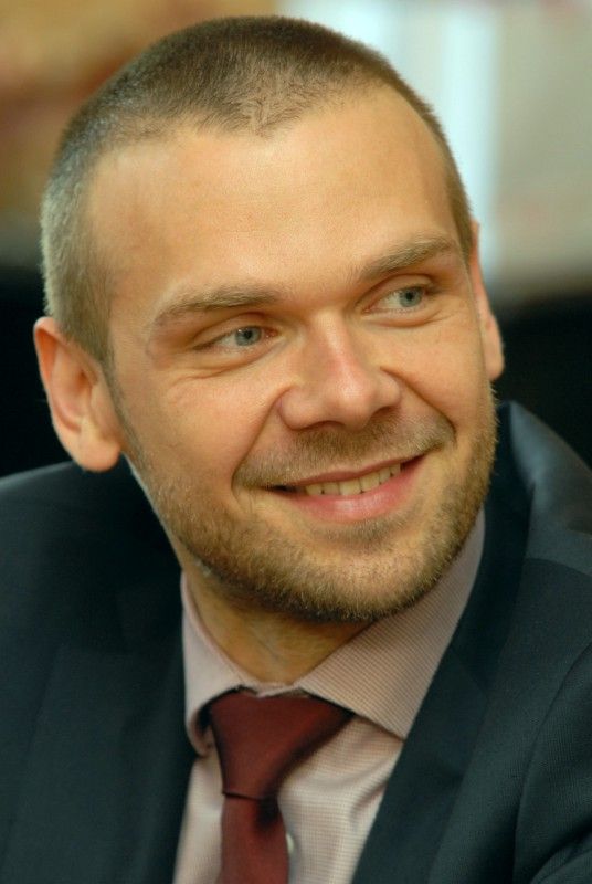 Velvyslance Iráku v ČR Hussaina Saleh Majeed Muallu v úterý (12.6.2012) přijal primátor Martin Baxa. Přestože počátky ekonomických a diplomatických vztahů se datují mnoho desítek let zpátky, jednalo se o první oficiální návštěvu iráckého diplomata v novodobé historii obou států.