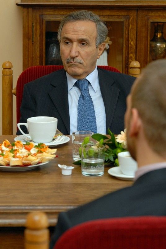 Velvyslance Iráku v ČR Hussaina Saleh Majeed Muallu v úterý (12.6.2012) přijal primátor Martin Baxa. Přestože počátky ekonomických a diplomatických vztahů se datují mnoho desítek let zpátky, jednalo se o první oficiální návštěvu iráckého diplomata v novodobé historii obou států.