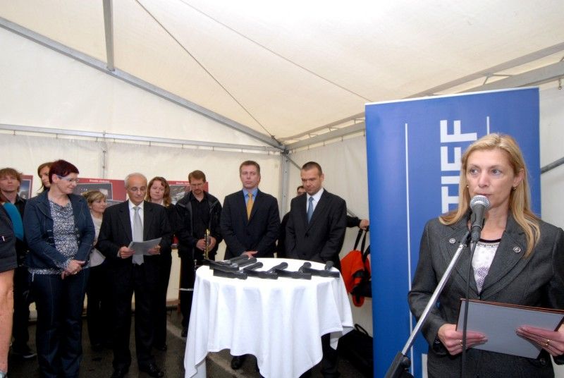 Slavnostním poklepáním na základní kámen byla v Plzni (13.6.2012) zahájena výstavba nové divadelní budovy. Dodavatelem stavby za 818,5 milionu korun je akciová společnost HOCHTIEF CZ. Stavět bude podle projektu navrženého architektonickou a projekční kanceláří Helika, který vychází z původního návrhu portugalské architektonické kanceláře. První představení by se mělo odehrát v září roku 2014.