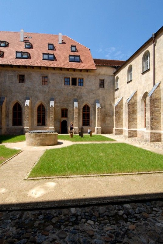 V Plzni vzniklo (15.6.2012) nové muzeum, které vystaveným souborem křesťanských reálií seznamuje návštěvníka se světem křesťanů. Prezentovaná díla a předměty patří k tomu nejlepšímu, co se v západních Čechách zachovalo. Nejstarší z nich pocházejí ze začátku 14. století, liturgické předměty z konce 15. století. Například Malesická monstrace nebo kalich ze Zvíkovce mají patřit mezi největší skvosty klenotnice (v prostoru bývalé nemocnice s renesanční kaplí).