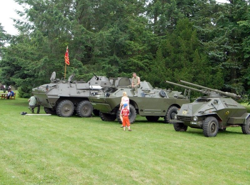 V areálu Domova pro seniory Sedmikráska a Domova se zvláštním režimem Čtyřlístek se ve středu (20.6.2012) po celý den konala zahradní slavnost. V pořadí již čtrnáctá venkovní oslava byla letos zorganizována u příležitosti výročí 50 let od zahájení provozu zařízení. Zváni byli nejen místní obyvatelé, ale také jejich hosté. Areál v Kotíkovské ulici tak zaplnili návštěvníci všech věkových kategorií.