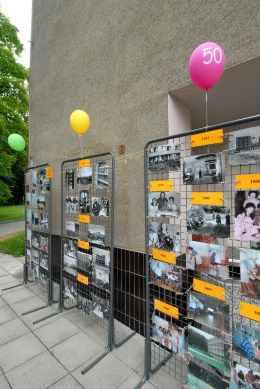 V areálu Domova pro seniory Sedmikráska a Domova se zvláštním režimem Čtyřlístek se ve středu (20.6.2012) po celý den konala zahradní slavnost. V pořadí již čtrnáctá venkovní oslava byla letos zorganizována u příležitosti výročí 50 let od zahájení provozu zařízení. Zváni byli nejen místní obyvatelé, ale také jejich hosté. Areál v Kotíkovské ulici tak zaplnili návštěvníci všech věkových kategorií.