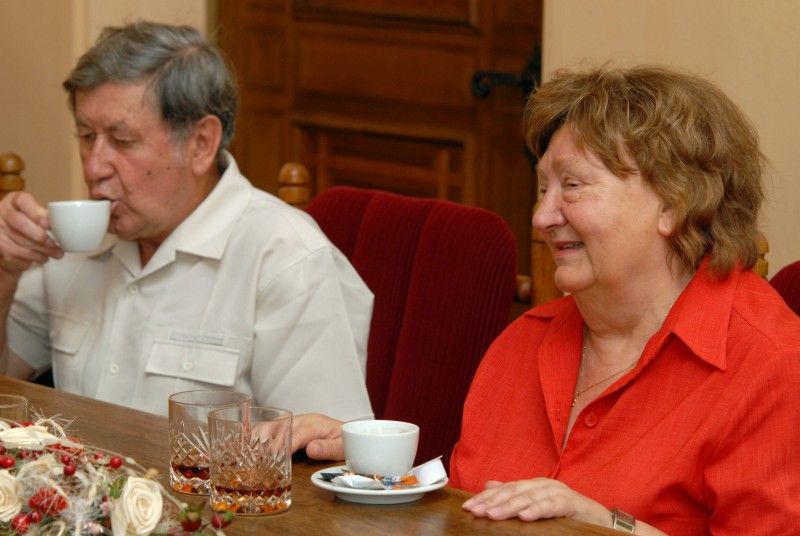 Dlouholetá ředitelka Západočeské galerie Jana Potužáková v pondělí (2.7.2012) odpoledne na pozvání primátora Martina Baxy zavítala na plzeňskou radnici. Setkání, které se uskutečnilo u příležitosti jejího životního jubilea, se neslo ve velice přátelském duchu. Diskutovalo se především o výtvarném umění, budování současných prostor Západočeské galerie i nejrůznějších peripetiích, s kterými se plzeňská galeristka během své dlouholeté praxe v oboru musela potýkat.