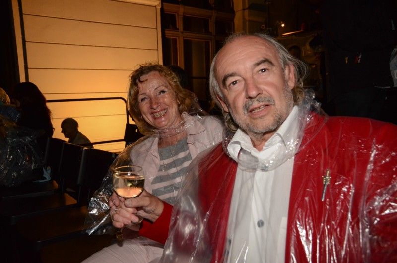 Z představení V nouzi poznáš přítele (Foto: Jiří Holomíček)