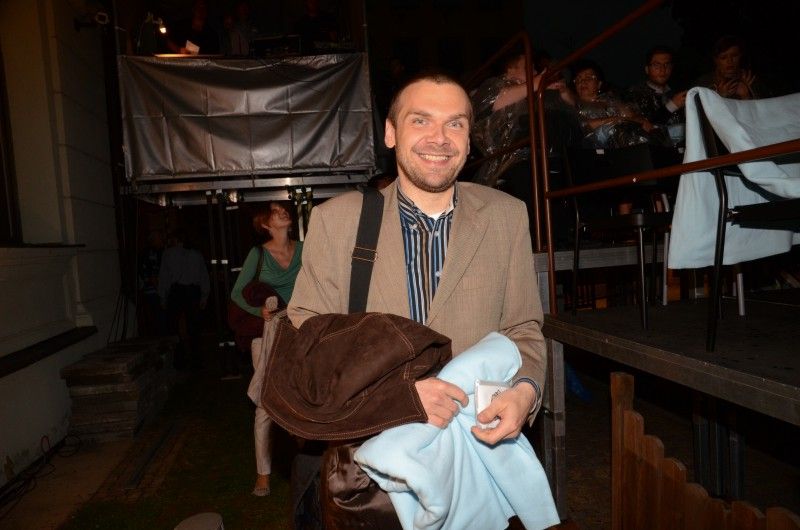 Z představení V nouzi poznáš přítele (Foto: Jiří Holomíček)